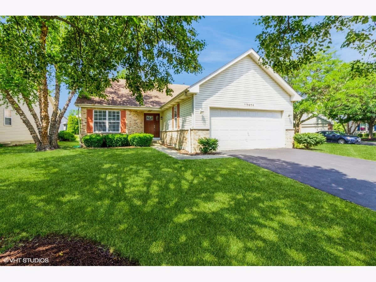 Townhomes & Condos & Homes For Sale Carillon Plainfield Illinois, 13404 Tall Pines Lane