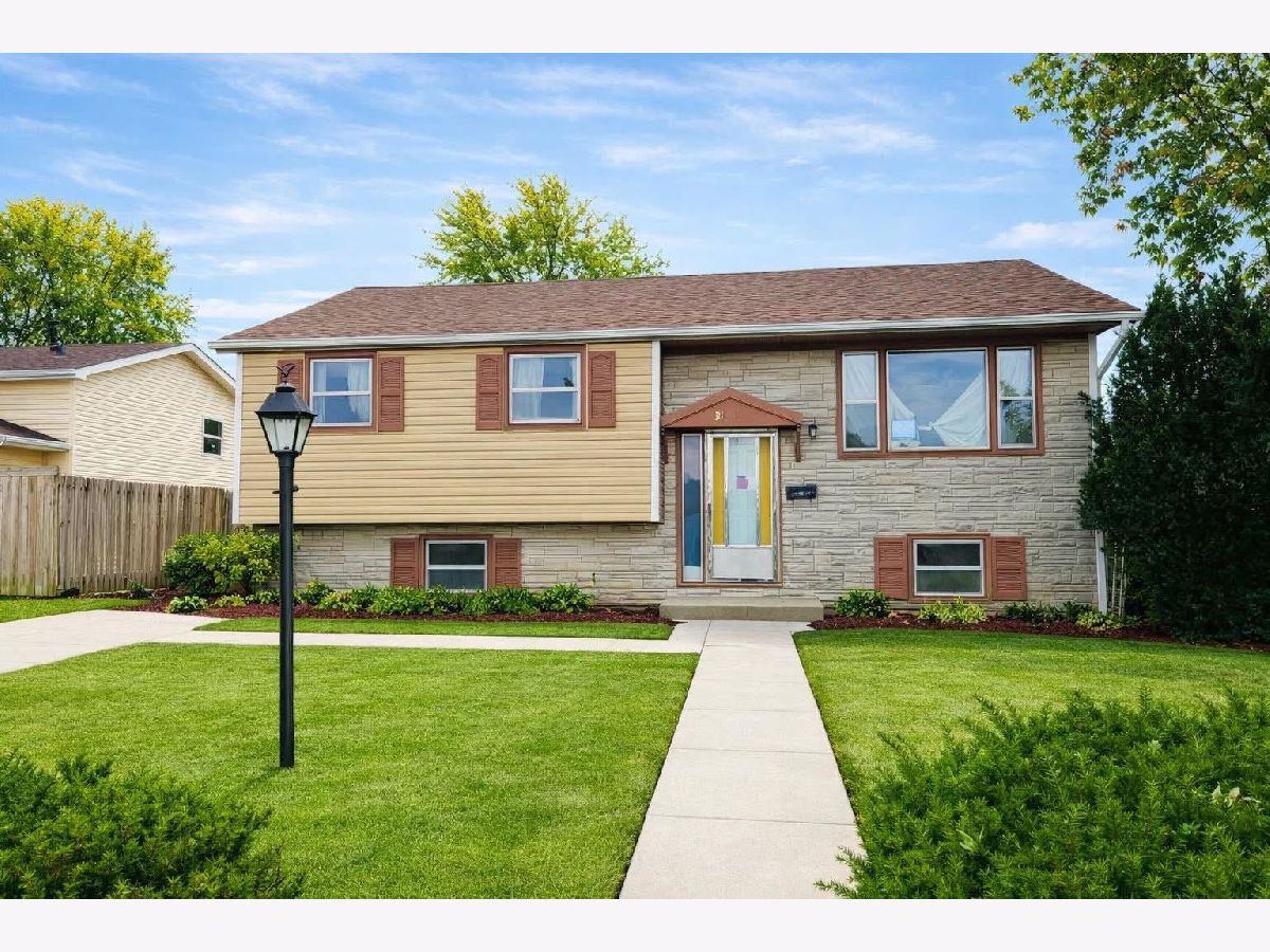  For Sale Zion Illinois, 2113 Carmel Boulevard