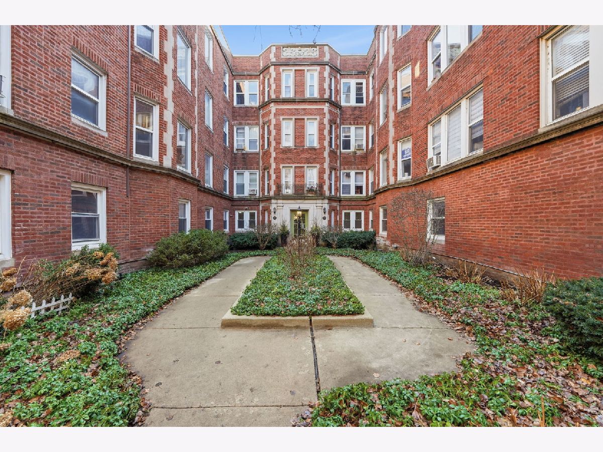  For Sale Chicago Illinois, 1413 Farwell Avenue