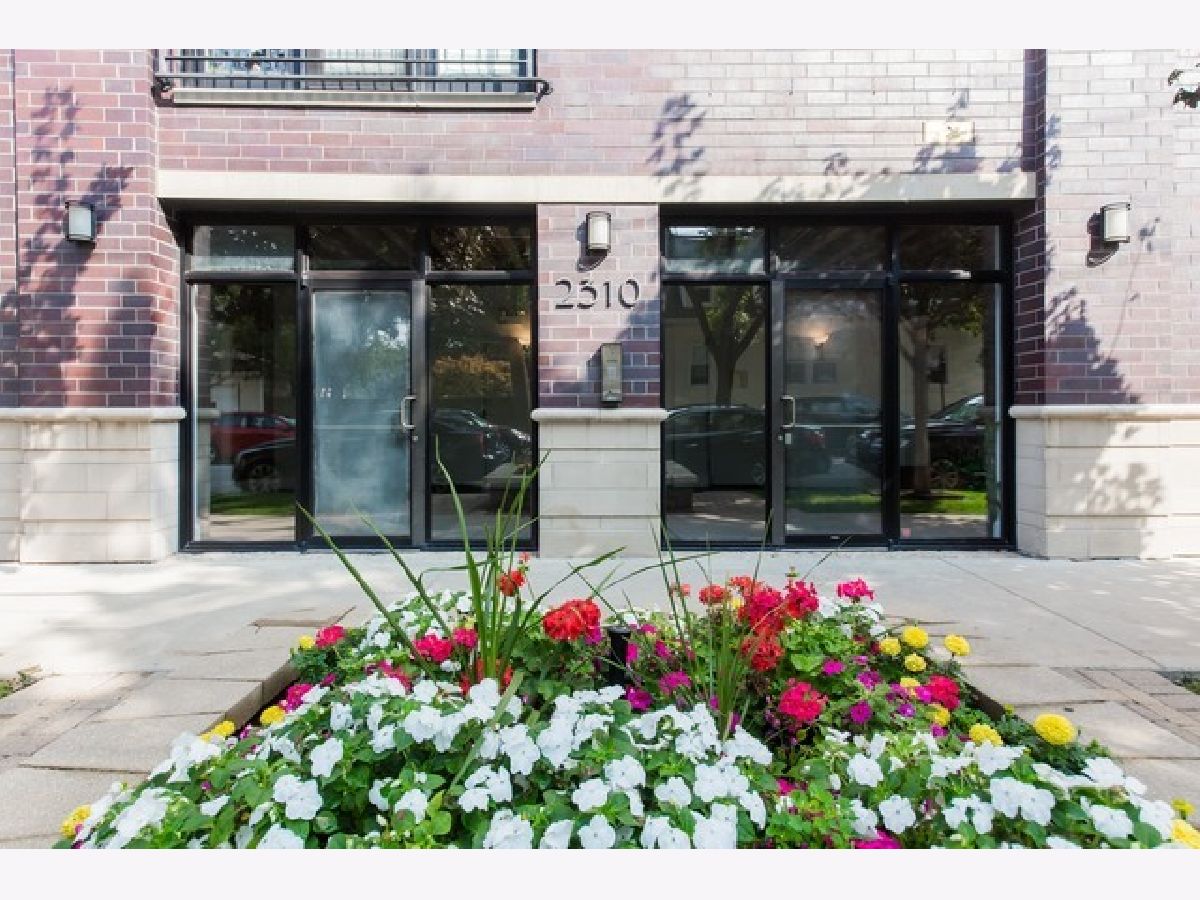  Sold Chicago Illinois, 2310 Nelson