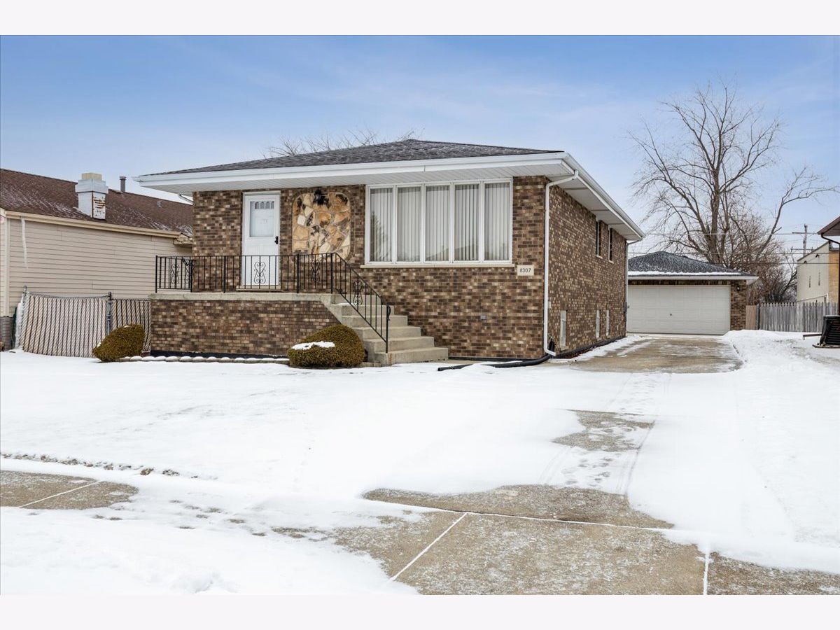  For Sale Bridgeview Illinois, 8307 77th Court