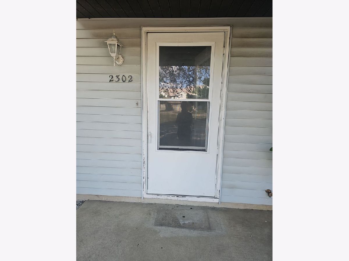  For Rent Crest Hill Illinois, 2302 Carnation