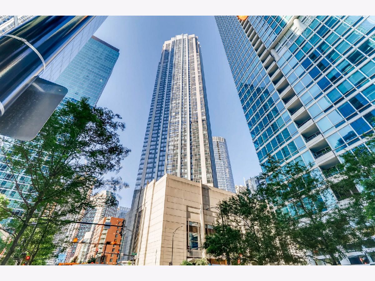  Rented Chicago Illinois, 512 Mcclurg