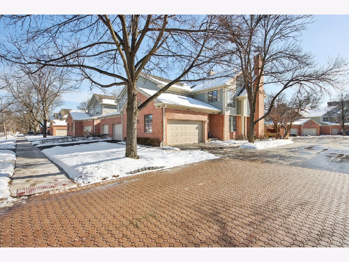  For Sale Mount Prospect Illinois, 301 Evergreen Avenue