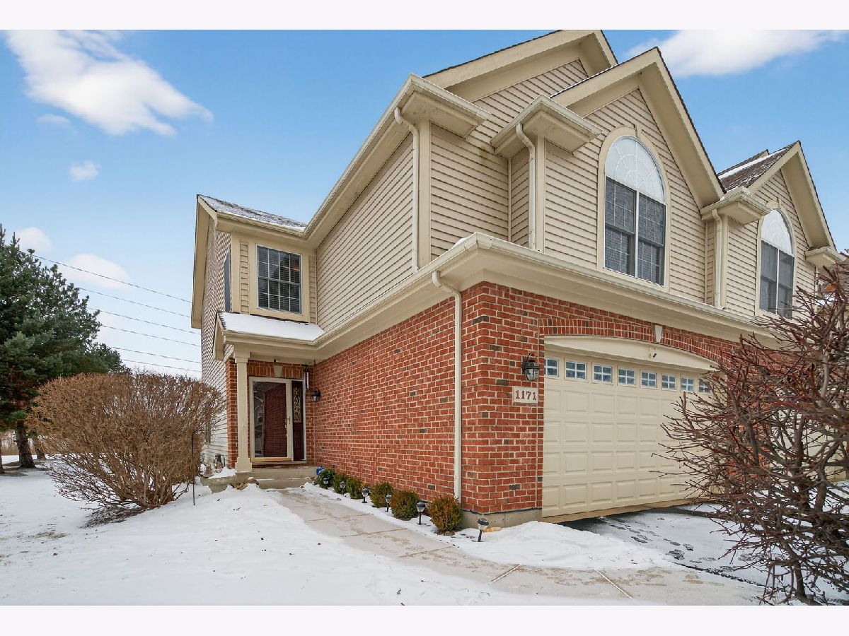 Condos & Townhomes & Homes For Sale The Cove Algonquin Illinois, 1171 Kingsmill Drive