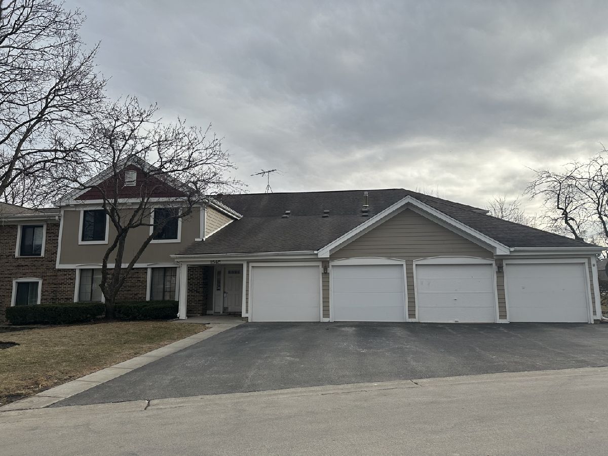 Condos & Townhomes Rented Lexington Green Schaumburg Illinois