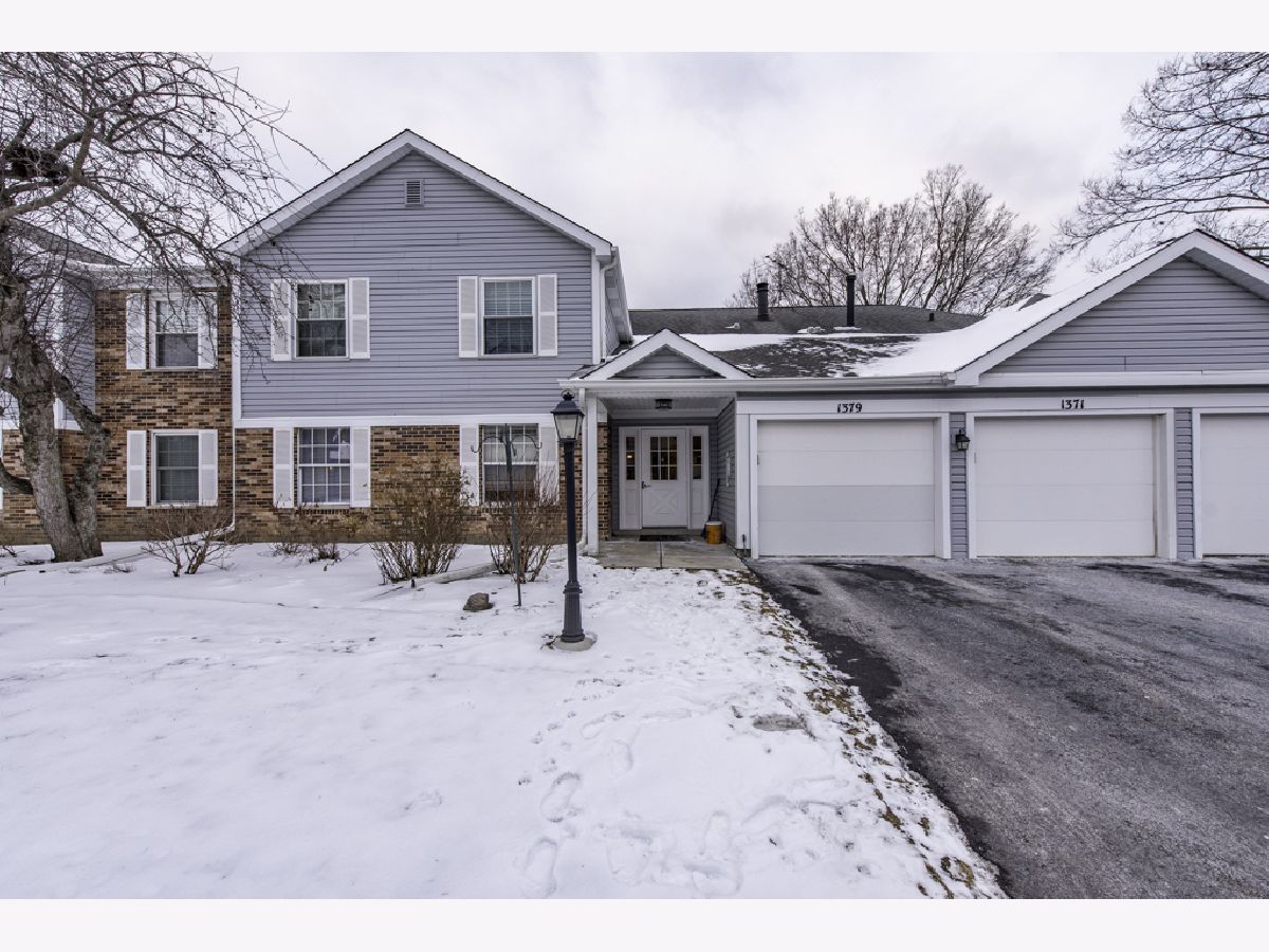 Homes & Townhomes & Condos For Sale Pembrook Gurnee Illinois, 1367 Stratford Drive