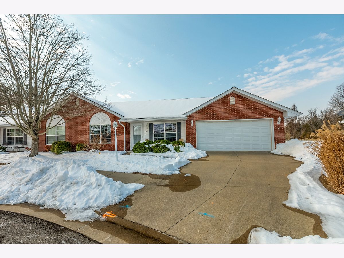 Homes For Sale Liberty Village Carbondale Illinois, 502 Hancock Court