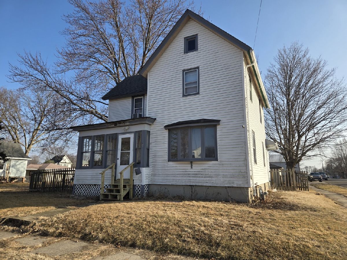  For Sale Polo Illinois, 501 Colden Street