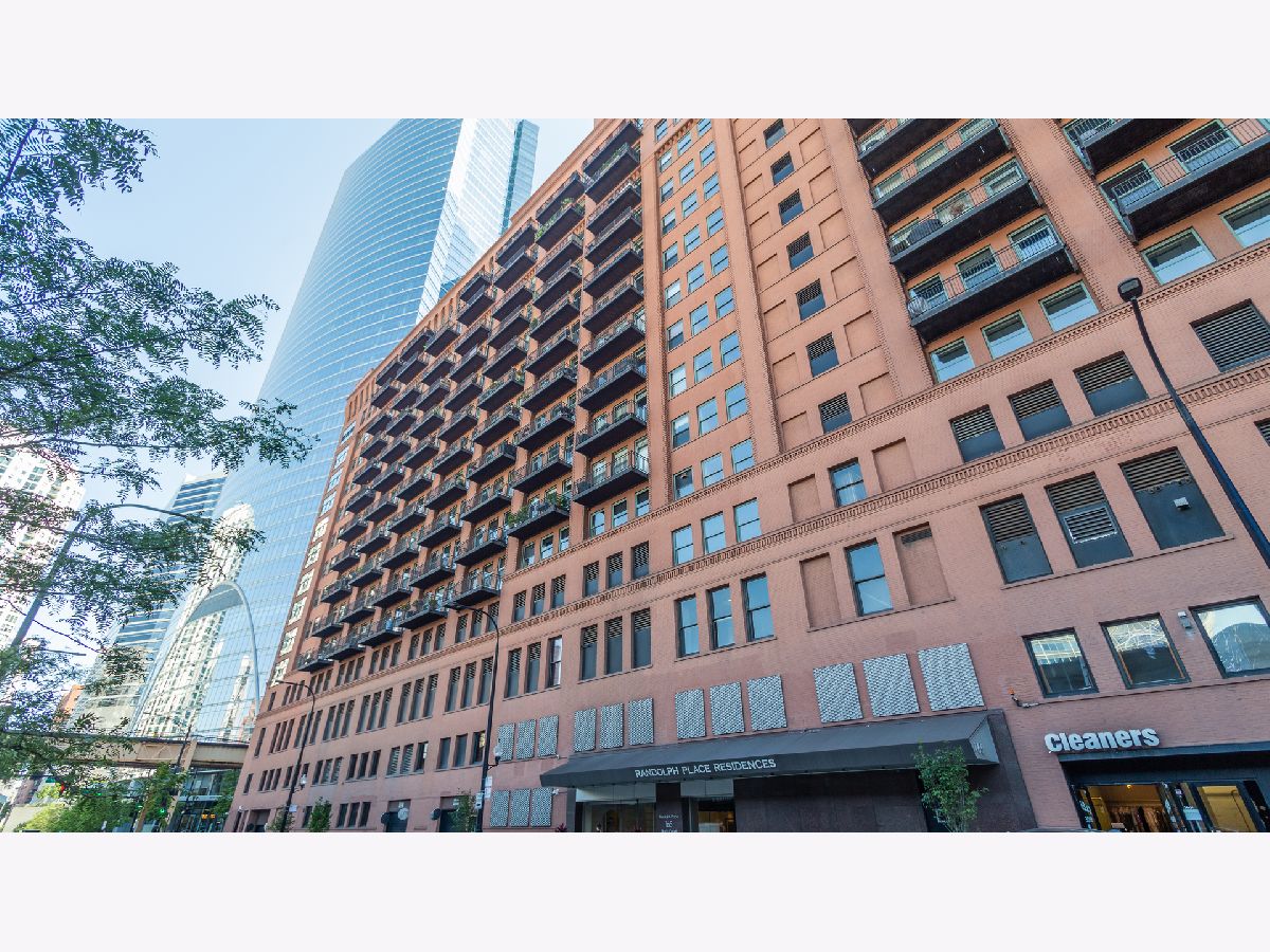  Rented Chicago Illinois, 165 Canal