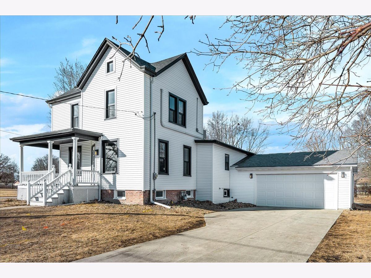  For Sale El Paso Illinois, 11 3rd Street