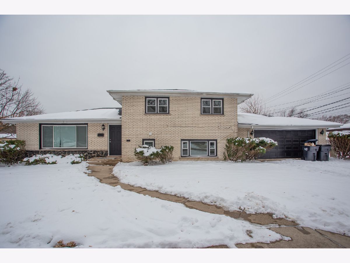  For Sale South Holland Illinois, 916 168th Street