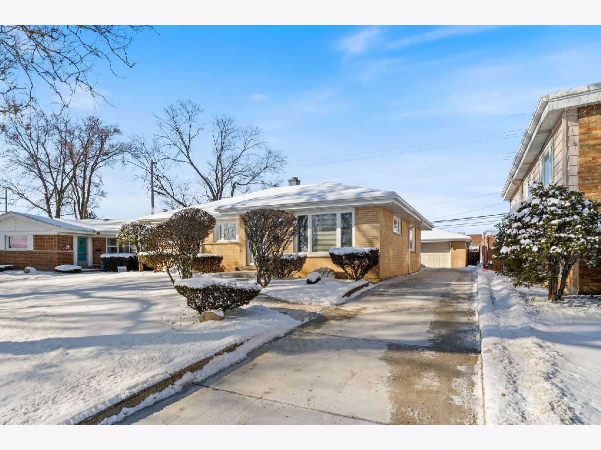  For Sale Westchester Illinois, 2418 Martindale Drive