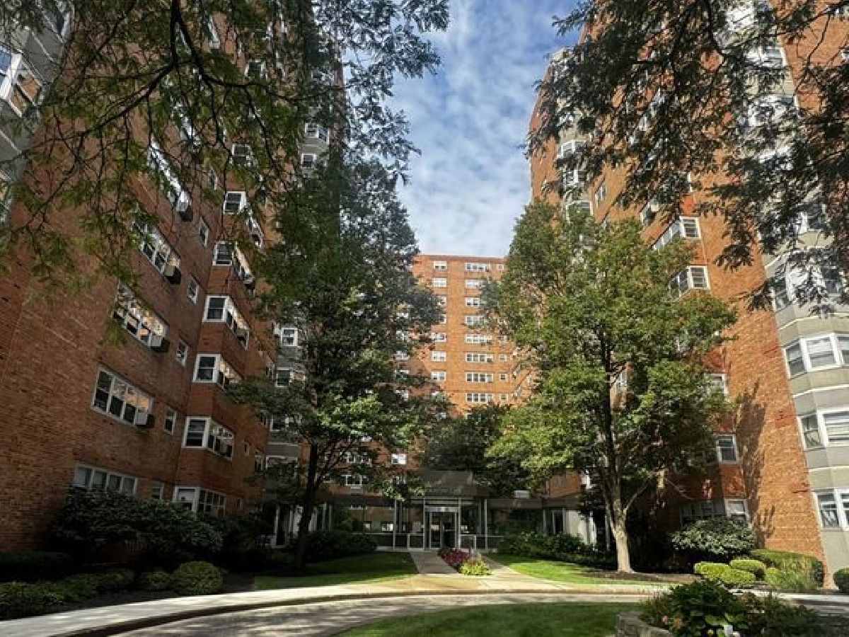 Condos & Townhomes & Homes For Rent Margate Park Chicago Illinois, 4960 Marine