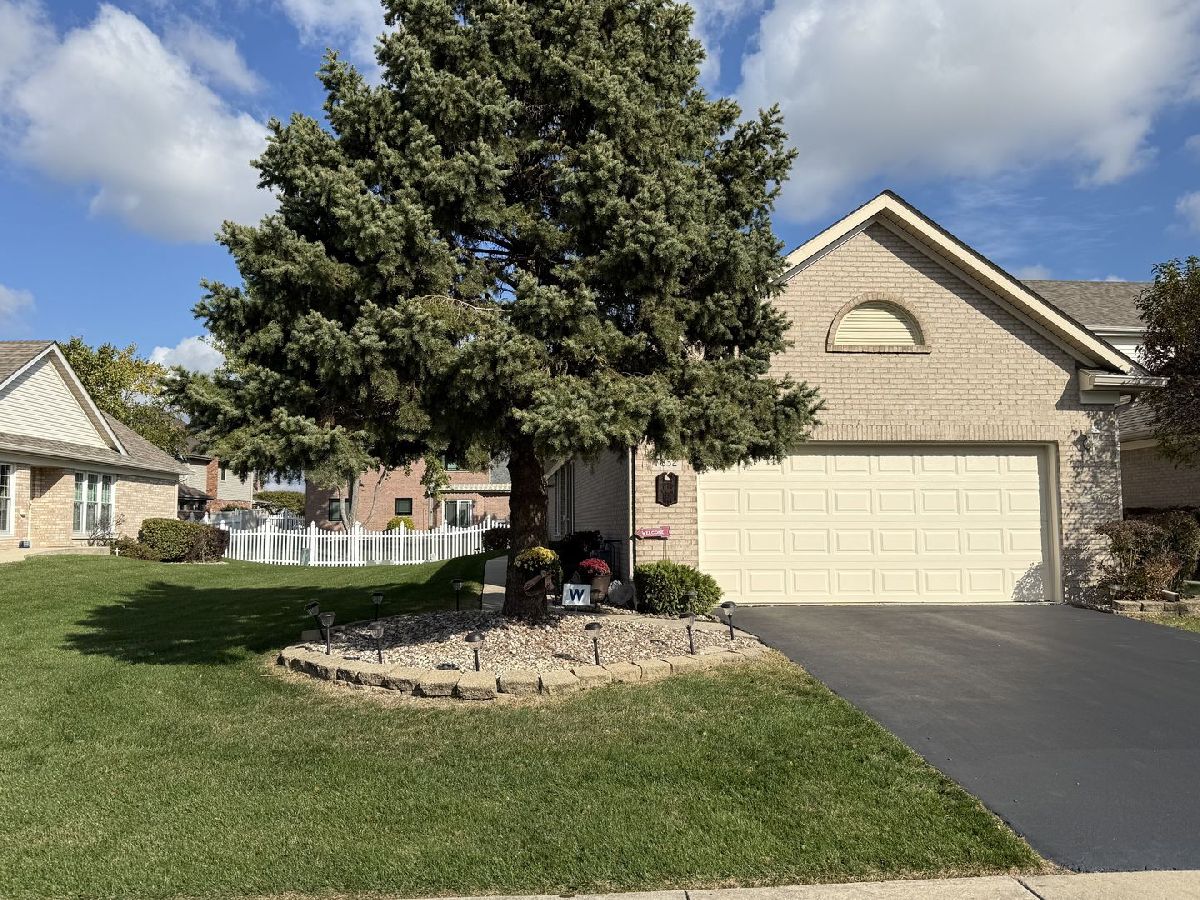 Townhomes & Homes Sold Bristol Park Tinley Park Illinois, 7832 Bristol Park