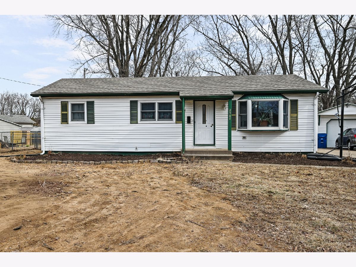  For Sale Bettendorf Iowa, 2347 Hawthorne Court
