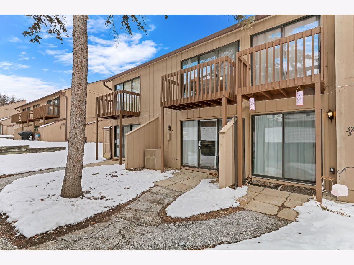 Condos & Townhomes For Sale Vacation Village Fox Lake Illinois, 32 Montego Colony