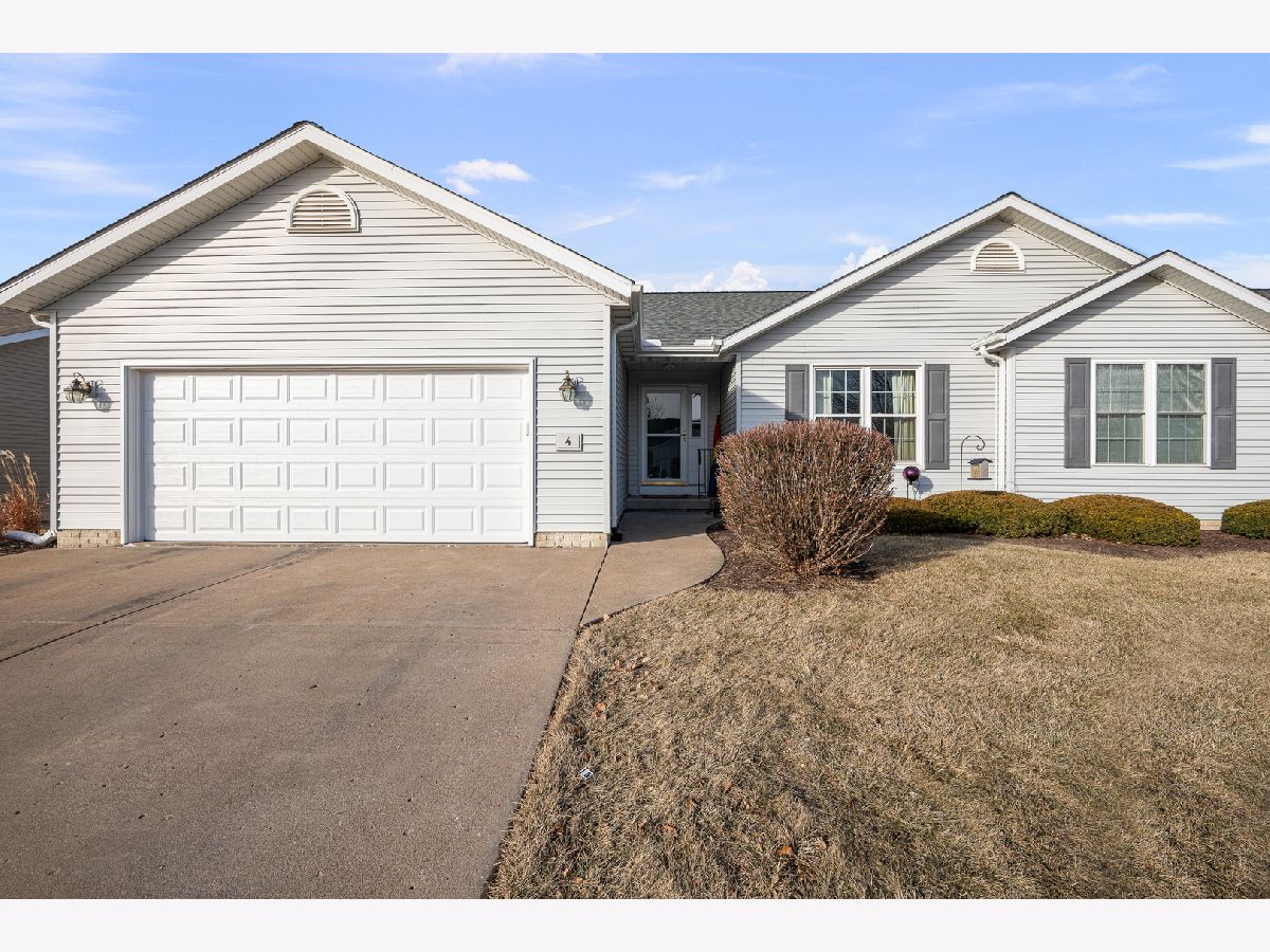 Condos & Townhomes For Sale Garner Farms 6th Addition Davenport Iowa, 5200 Villa Drive