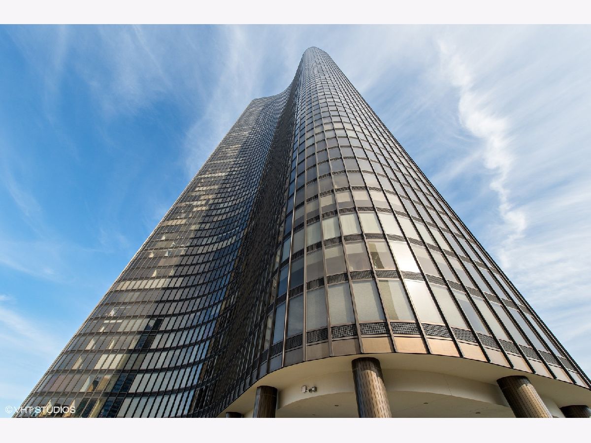 Condominiums For Rent Lake Point Tower Chicago Illinois, 505 Lake Shore
