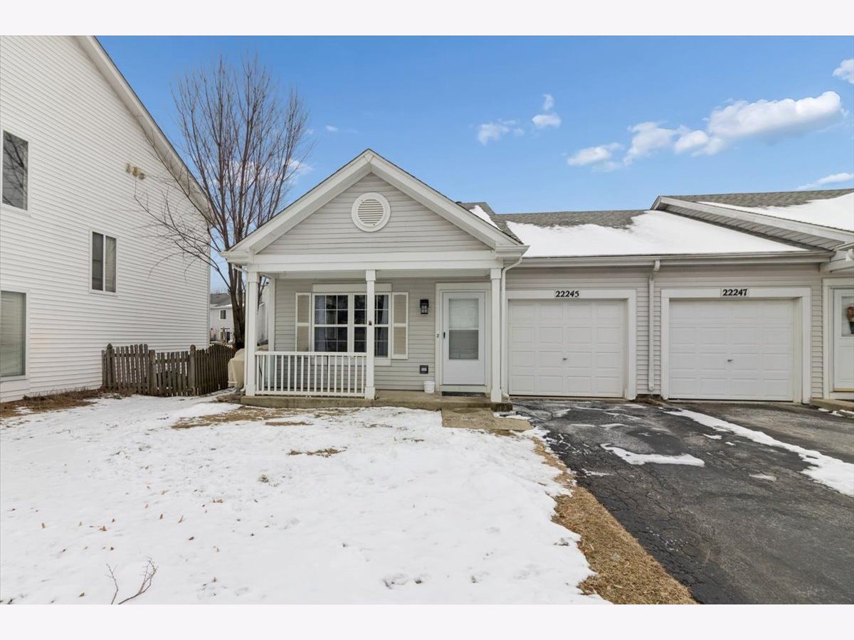 Homes & Townhomes For Sale Lakewood Falls Plainfield Illinois, 22245 Natchez Court