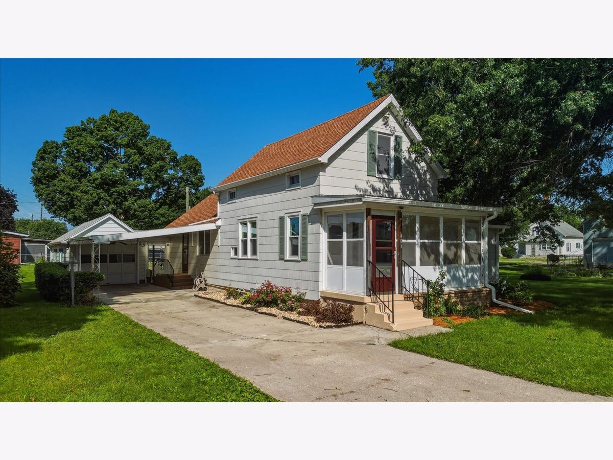  For Sale Prophetstown Illinois, 404 East Street