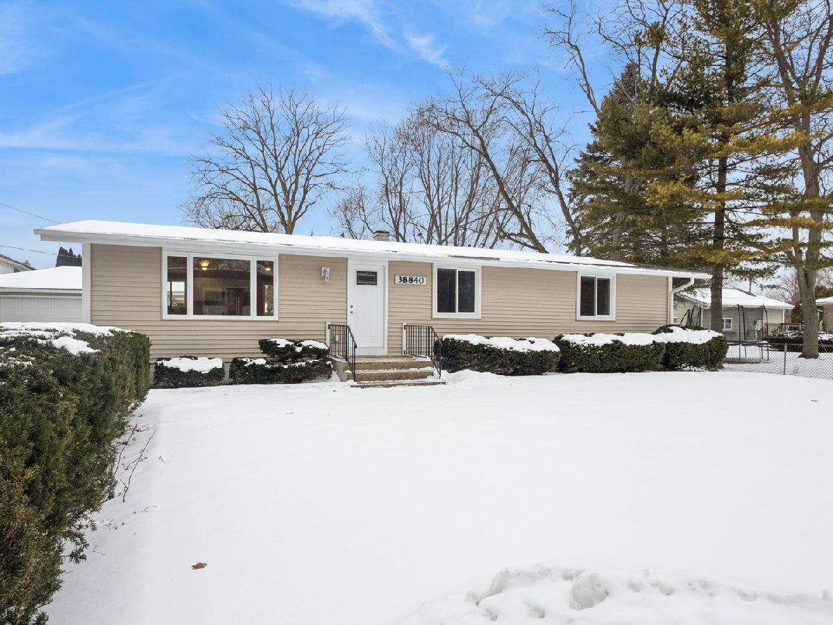  For Sale Beach Park Illinois, 38840 Park Avenue