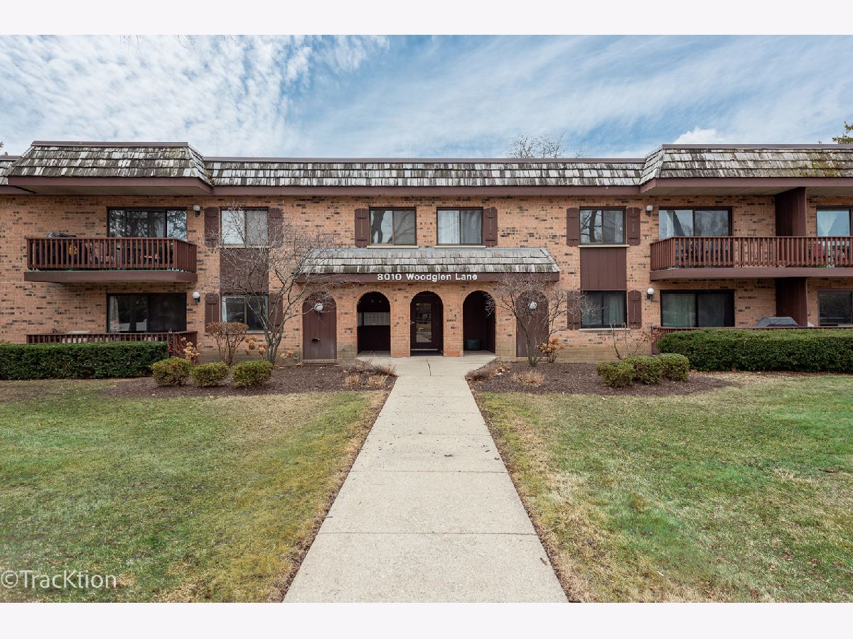 Condominiums & Homes Sold Lake In The Woods Downers Grove Illinois, 8010 Woodglen