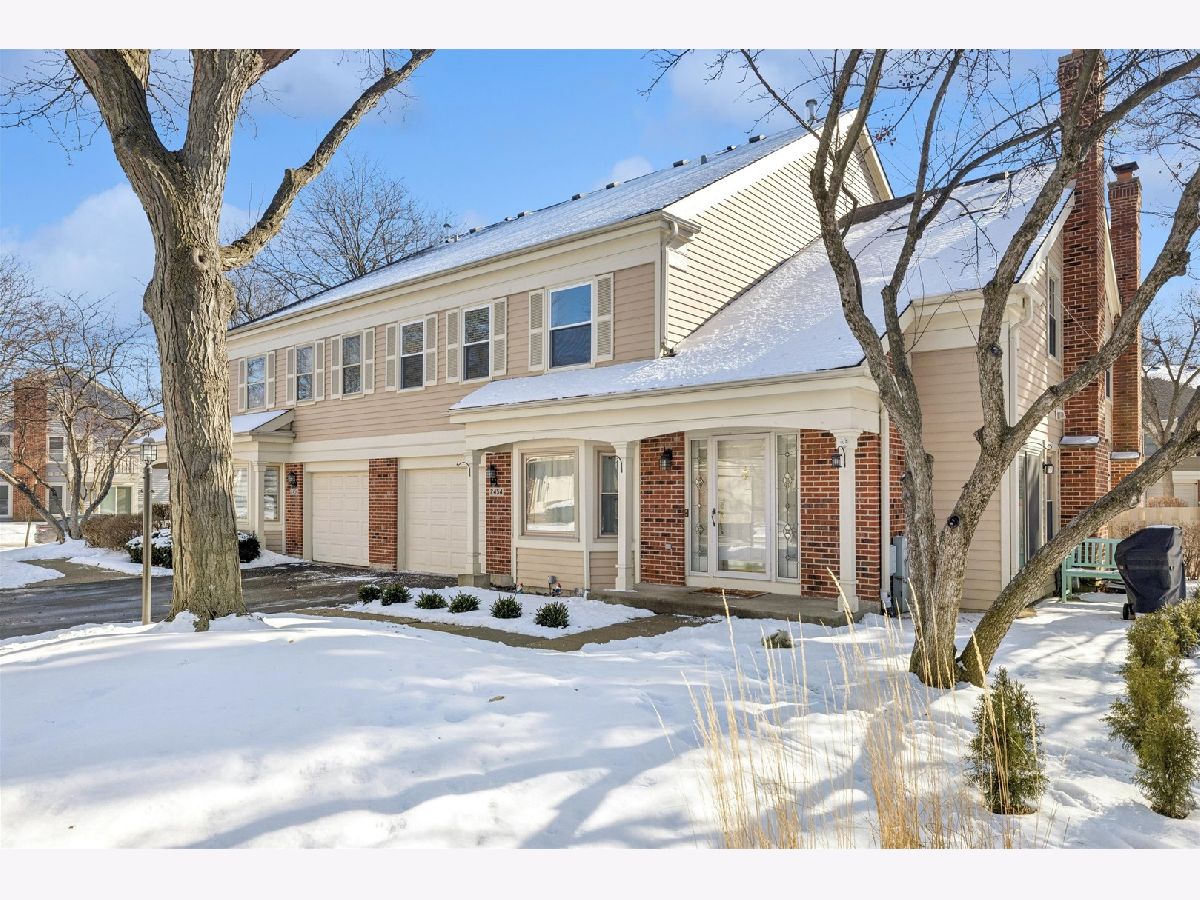 Townhomes & Condos & Homes For Sale Lake Arlington Arlington Heights Illinois, 2454 Hunter Drive