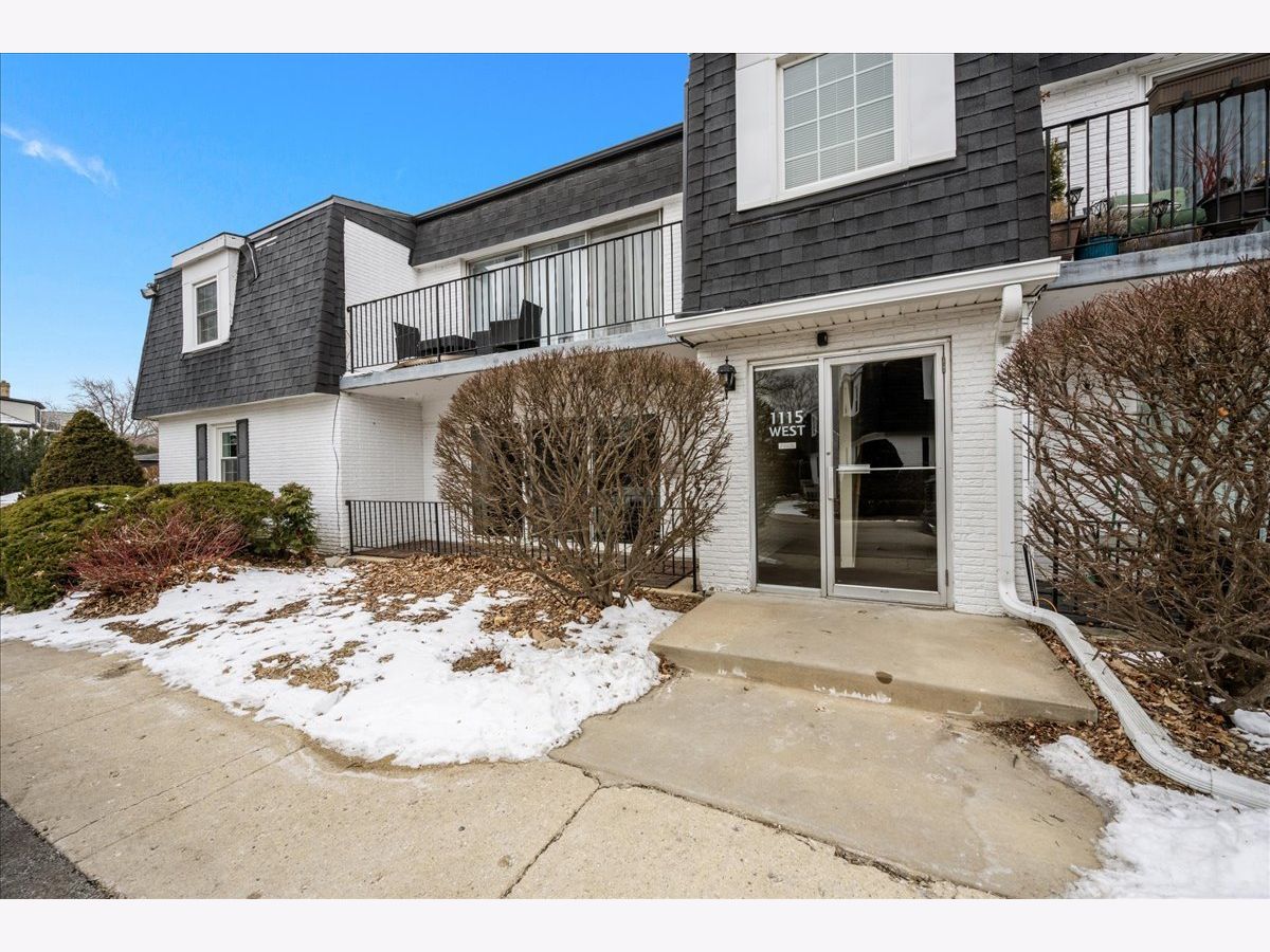 Homes & Condos & Townhomes For Rent Cress Creek Naperville Illinois