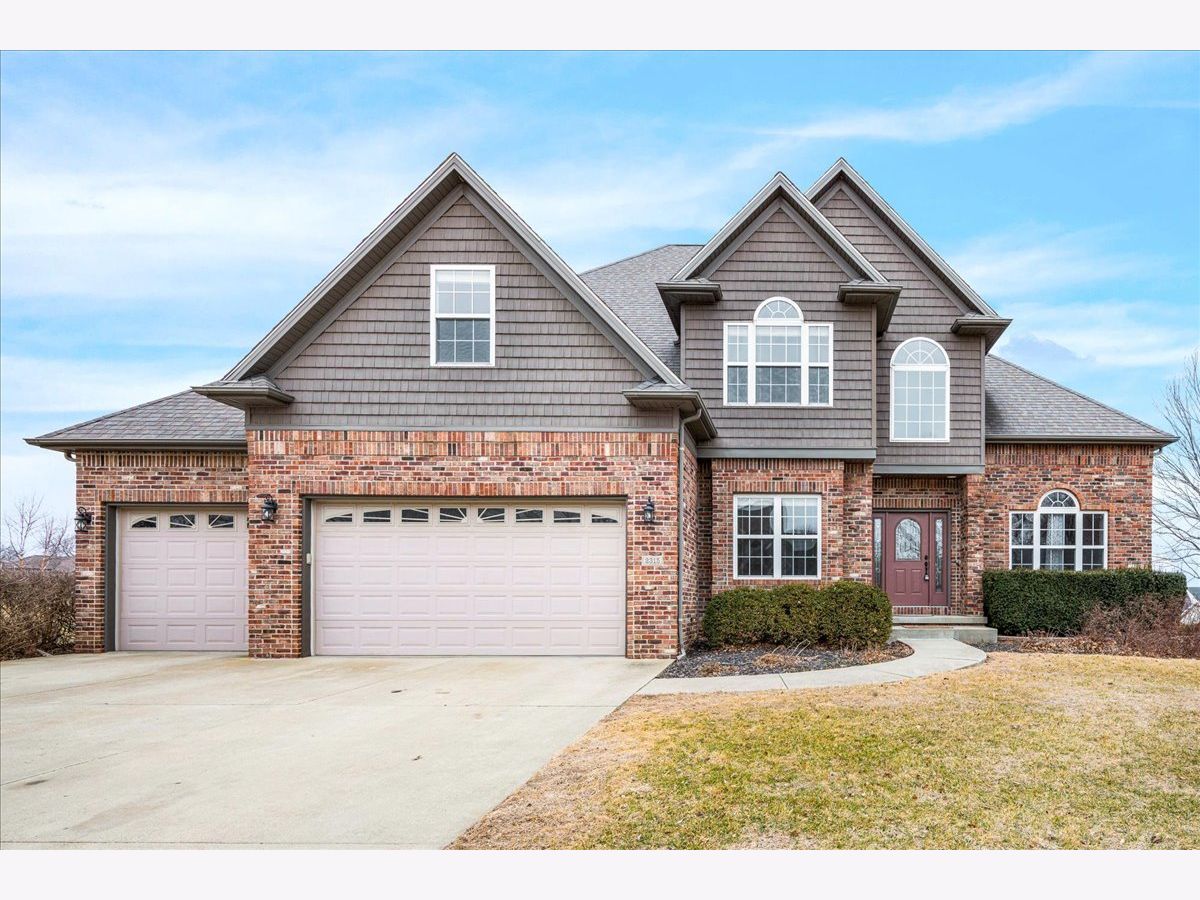  For Sale Bloomington Illinois, 2315 Knollbrook Way