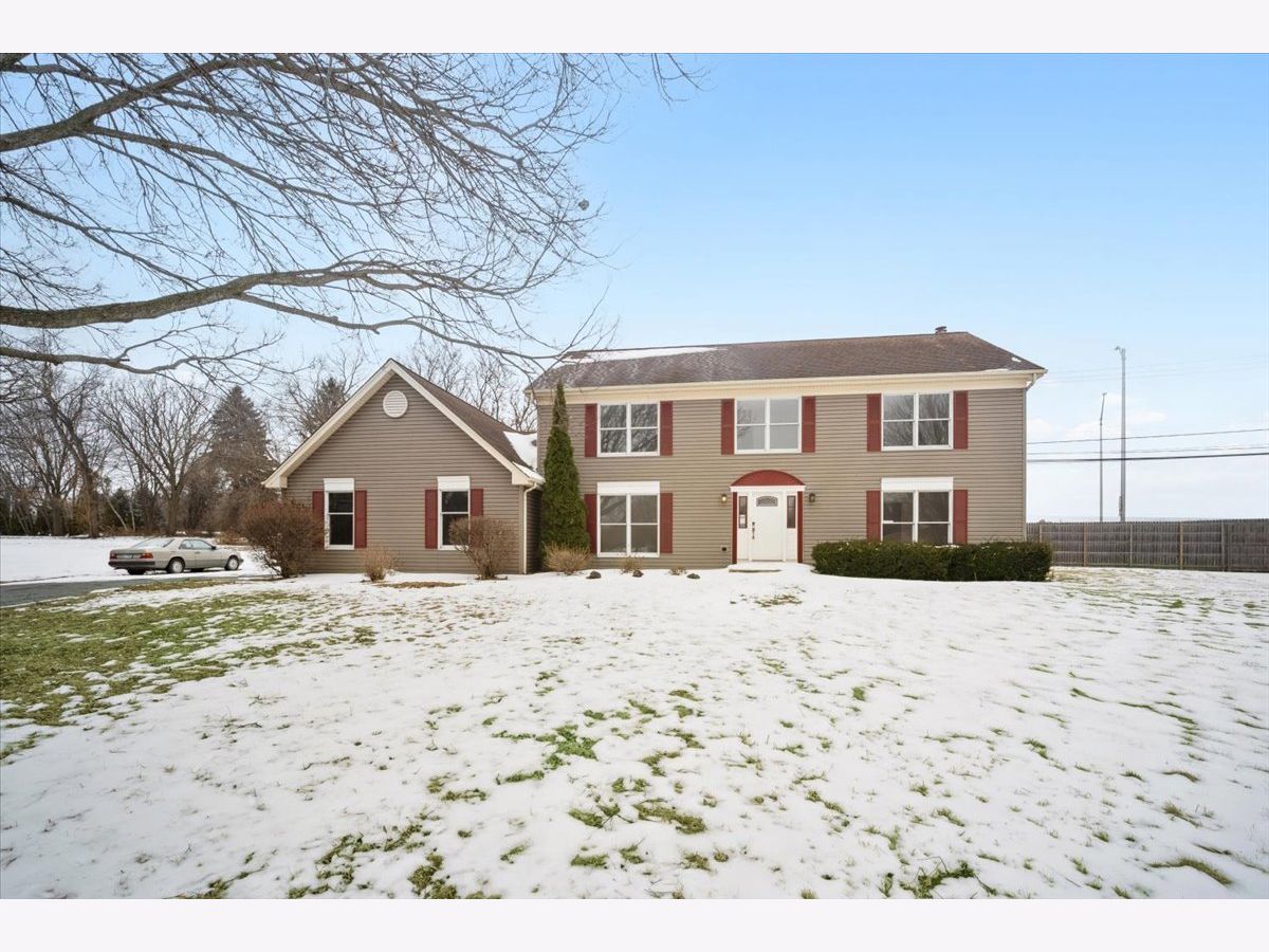  For Sale Sleepy Hollow Illinois, 747 Jamestowne Court