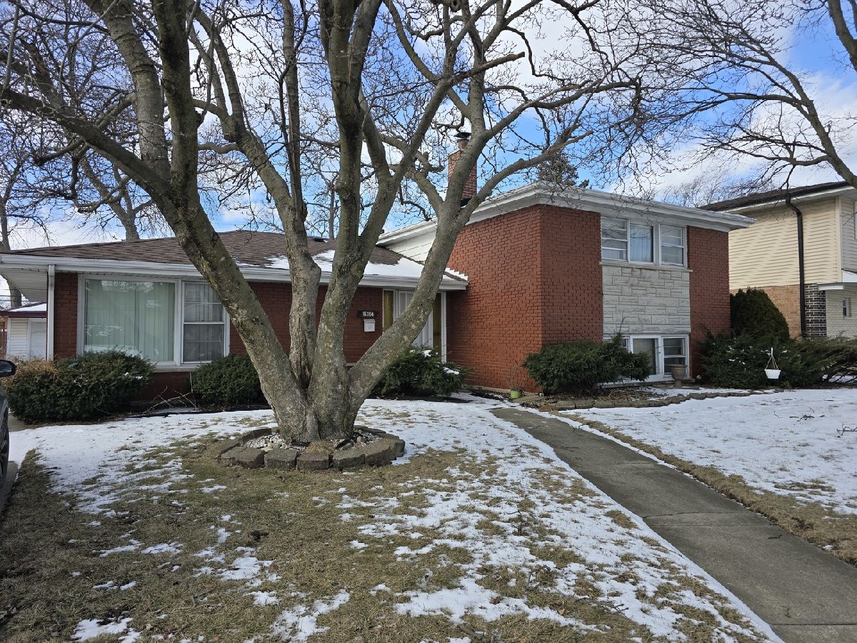  For Sale South Holland Illinois, 15354 Dobson Avenue