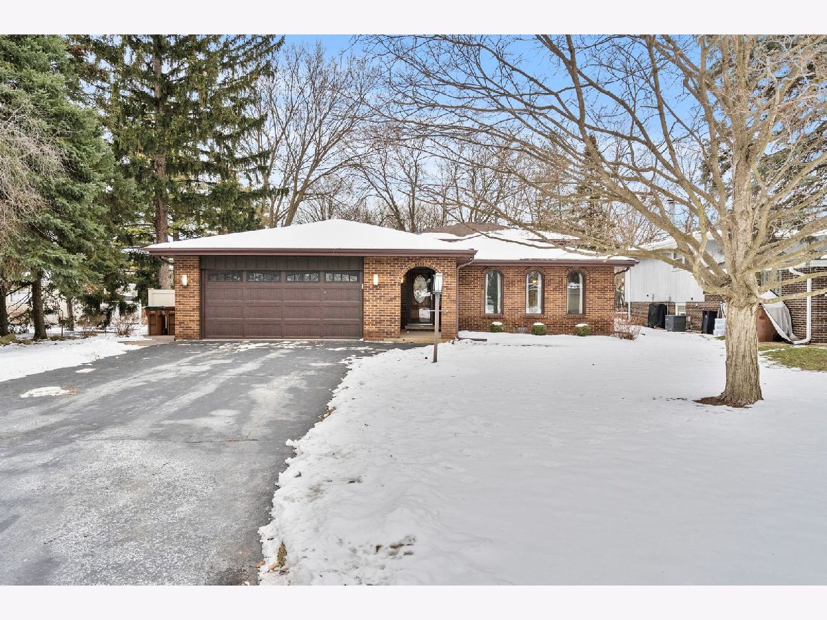  For Sale Willow Springs Illinois, 8545 Candlelight Drive