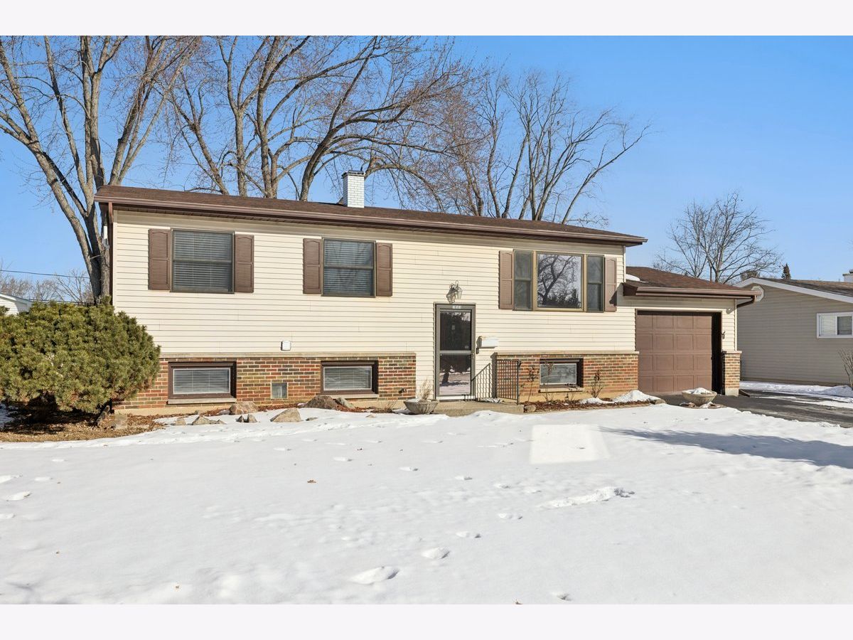  For Rent Gurnee Illinois, 18508 Woodland