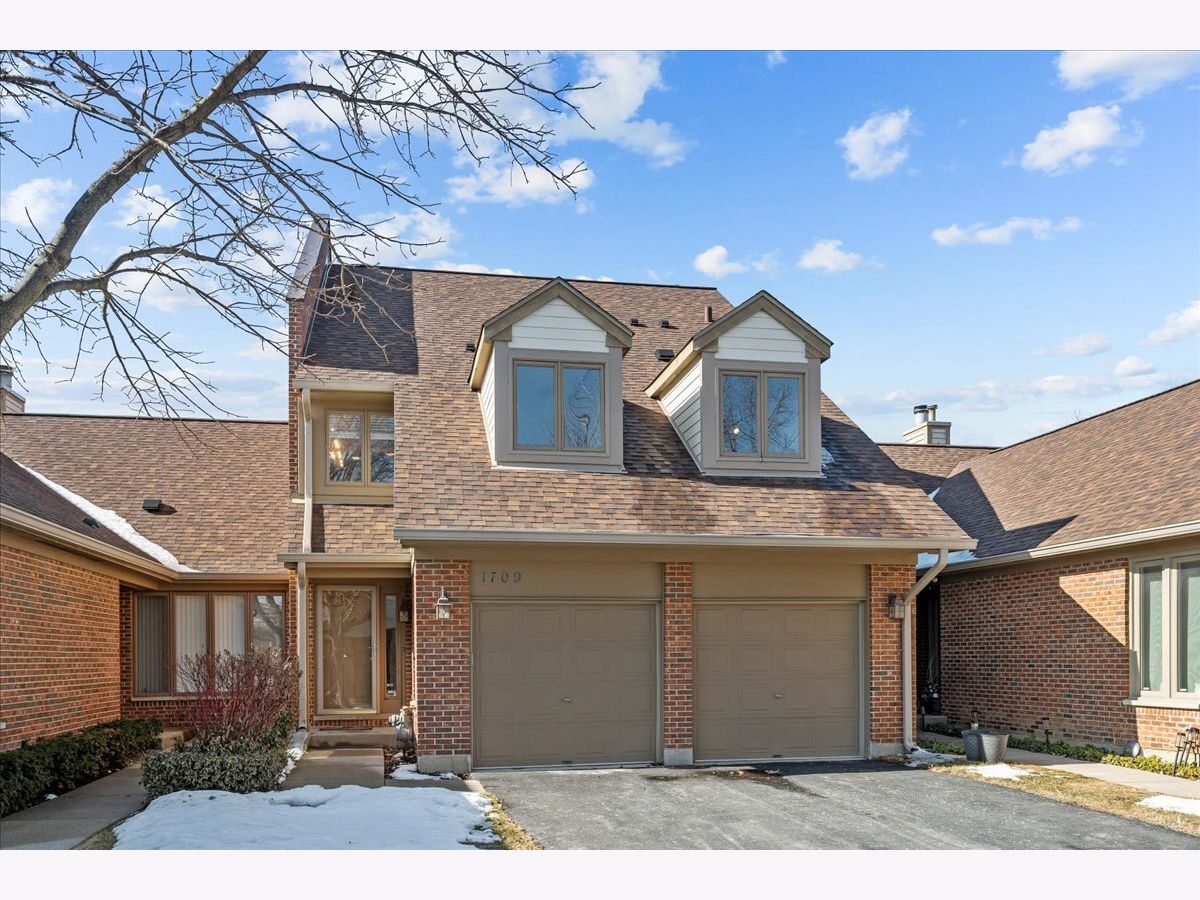 Condos & Townhomes For Sale Picardy East Northbrook Illinois, 1709 Koehling Road