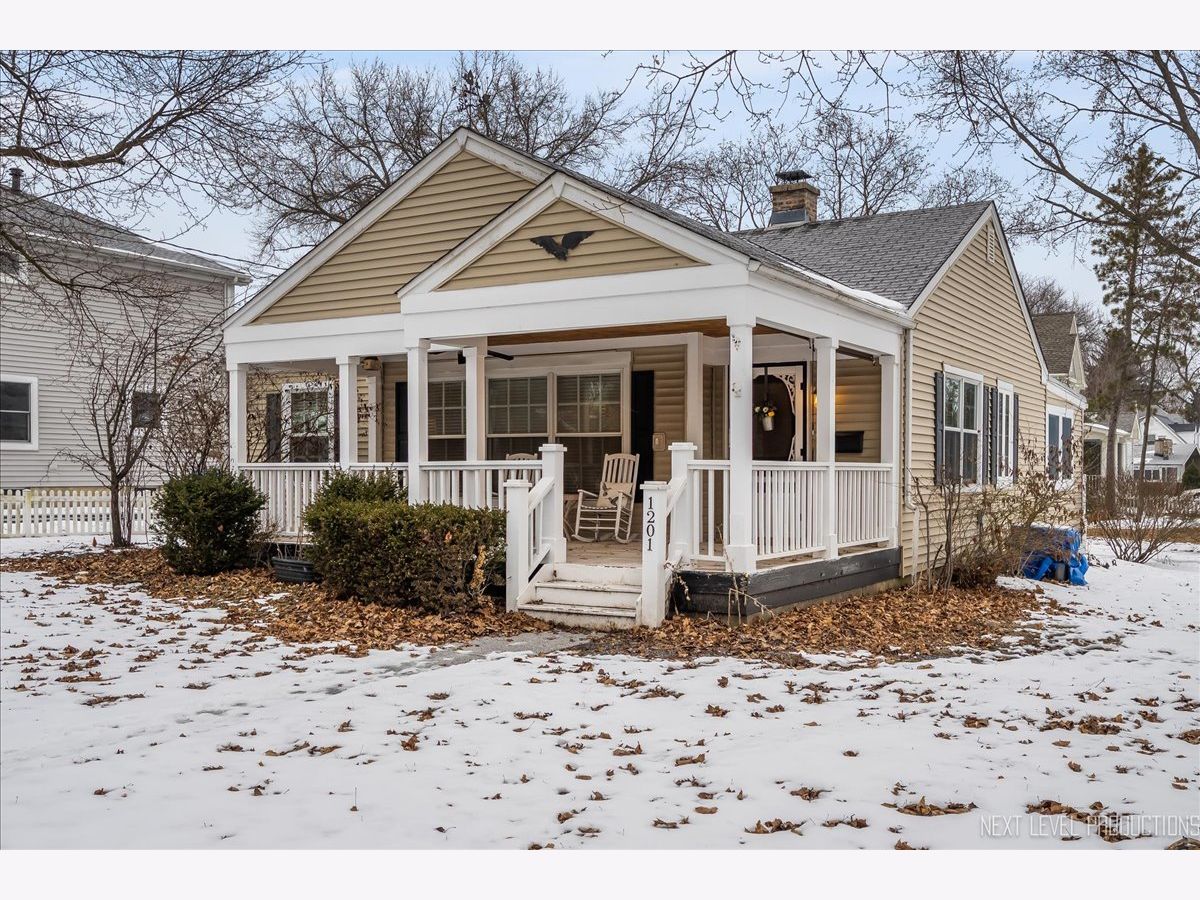  Sold Geneva Illinois, 1201 Ford