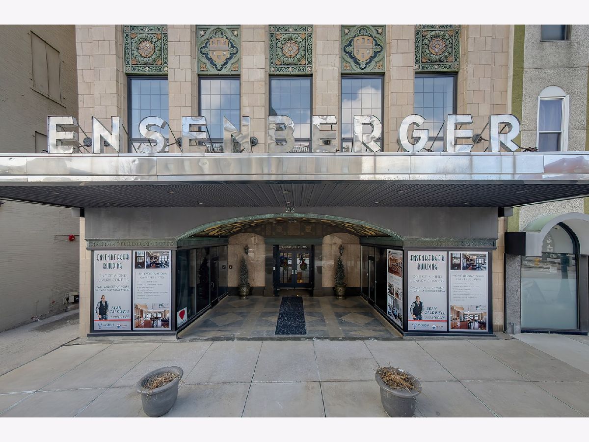  For Sale Bloomington Illinois, 212 Center Street