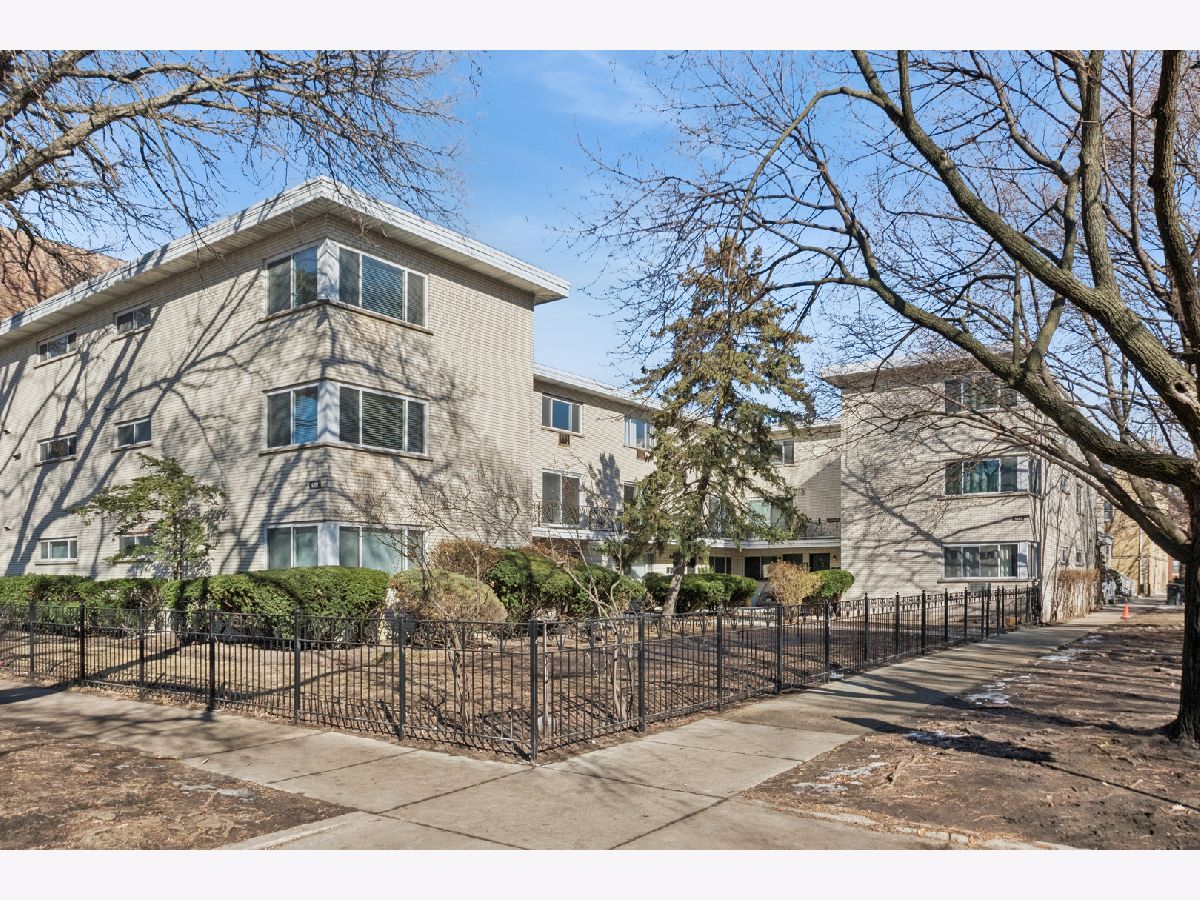  For Sale Chicago Illinois, 4201 Paulina Street