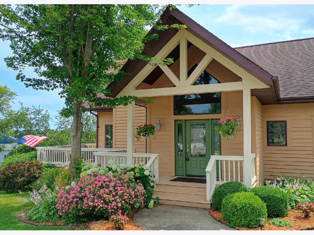  For Sale Lanark Illinois, 26-64 Blackwood Court