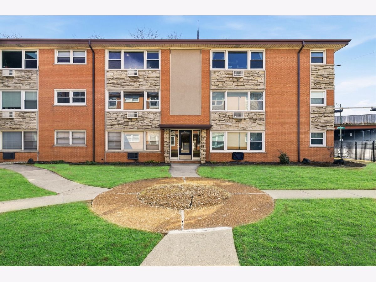  For Sale Chicago Illinois, 4101 Keeler Avenue