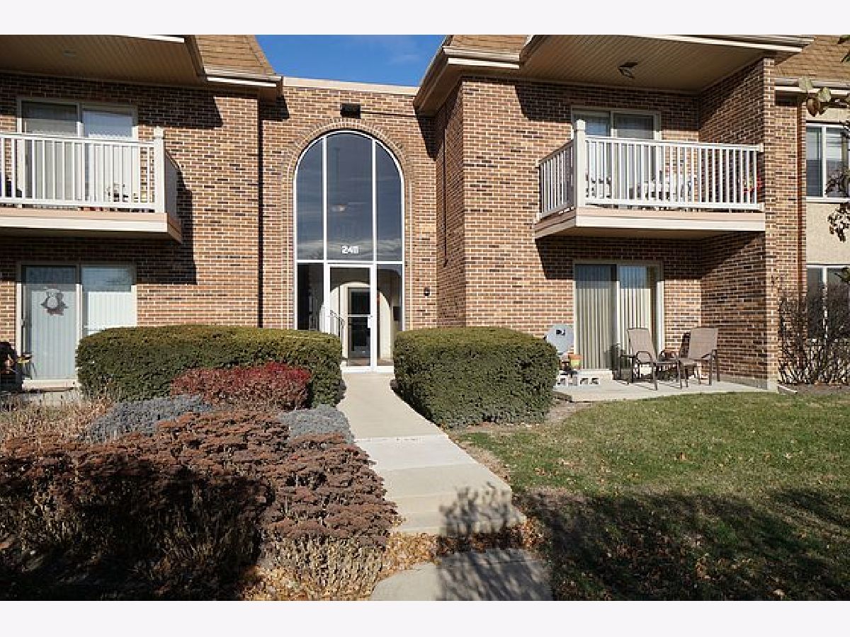  For Rent Arlington Heights Illinois, 2411 Kennicott