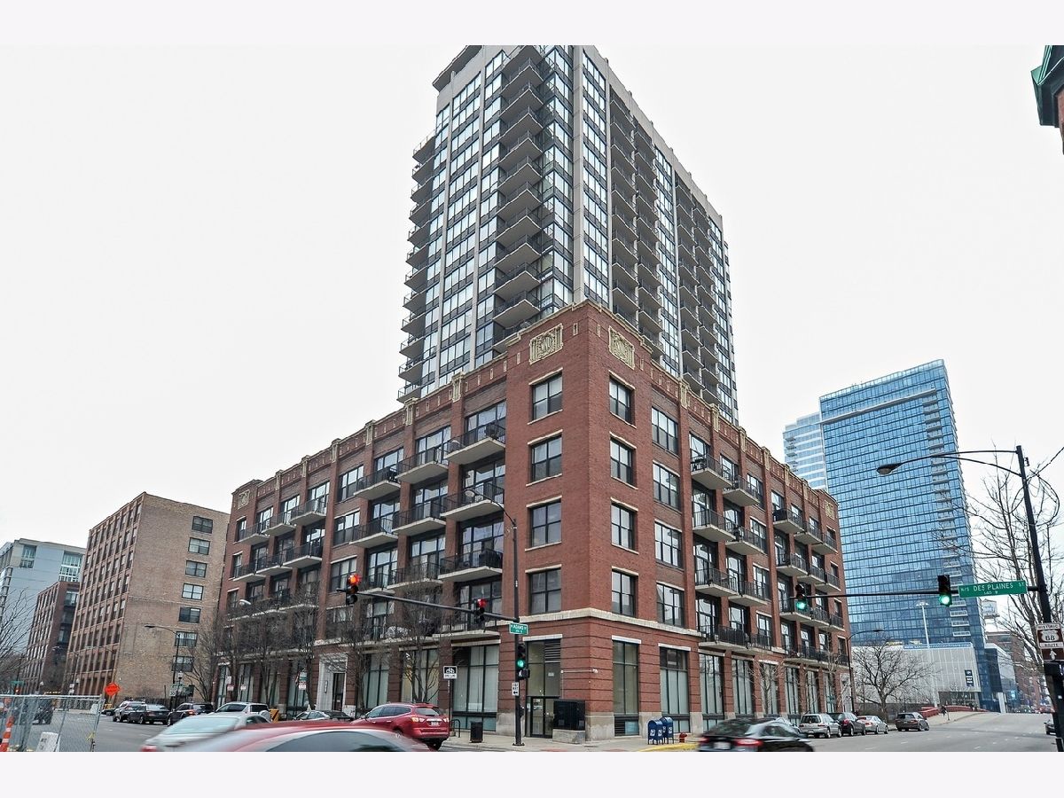  Rented Chicago Illinois, 210 Des Plaines