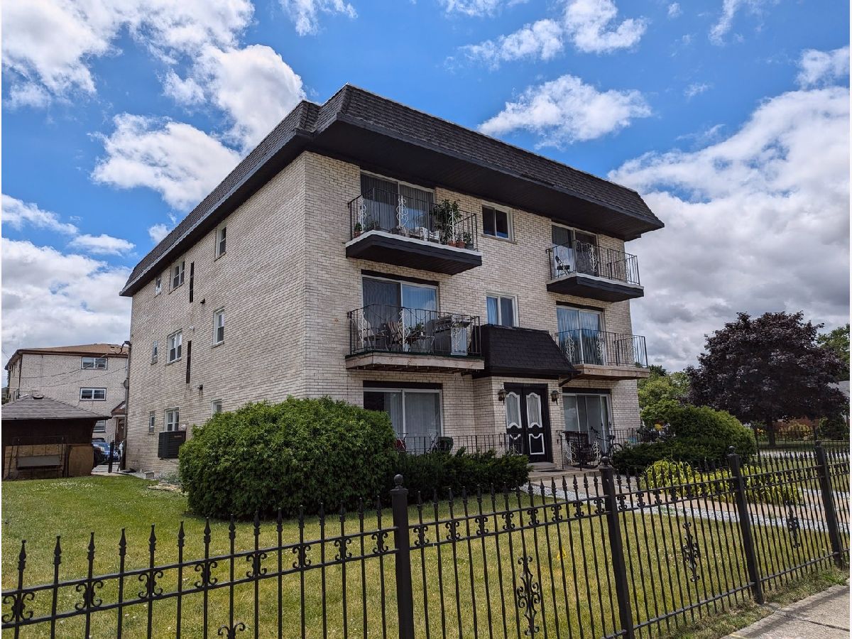  For Rent Justice Illinois, 8143 Marion