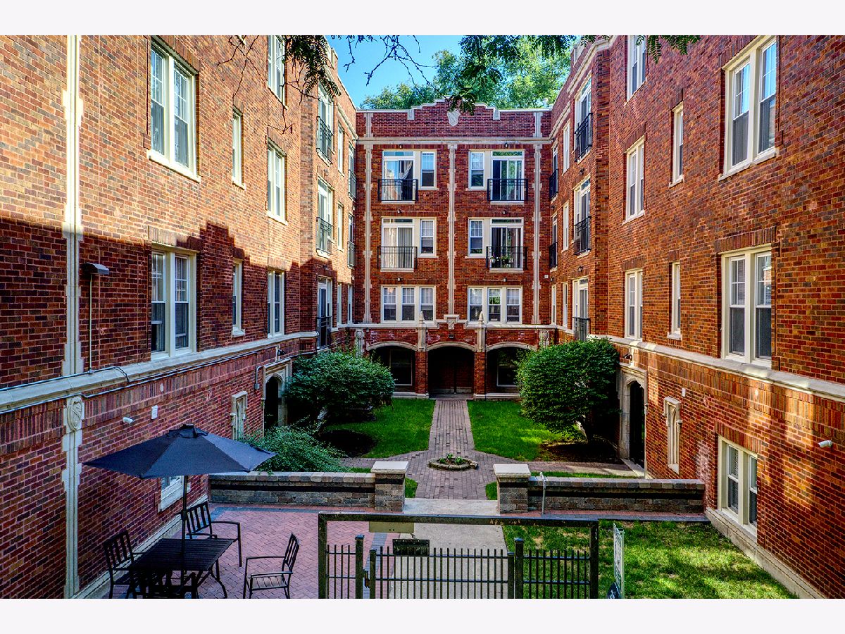  Rented Chicago Illinois, 7322 Damen