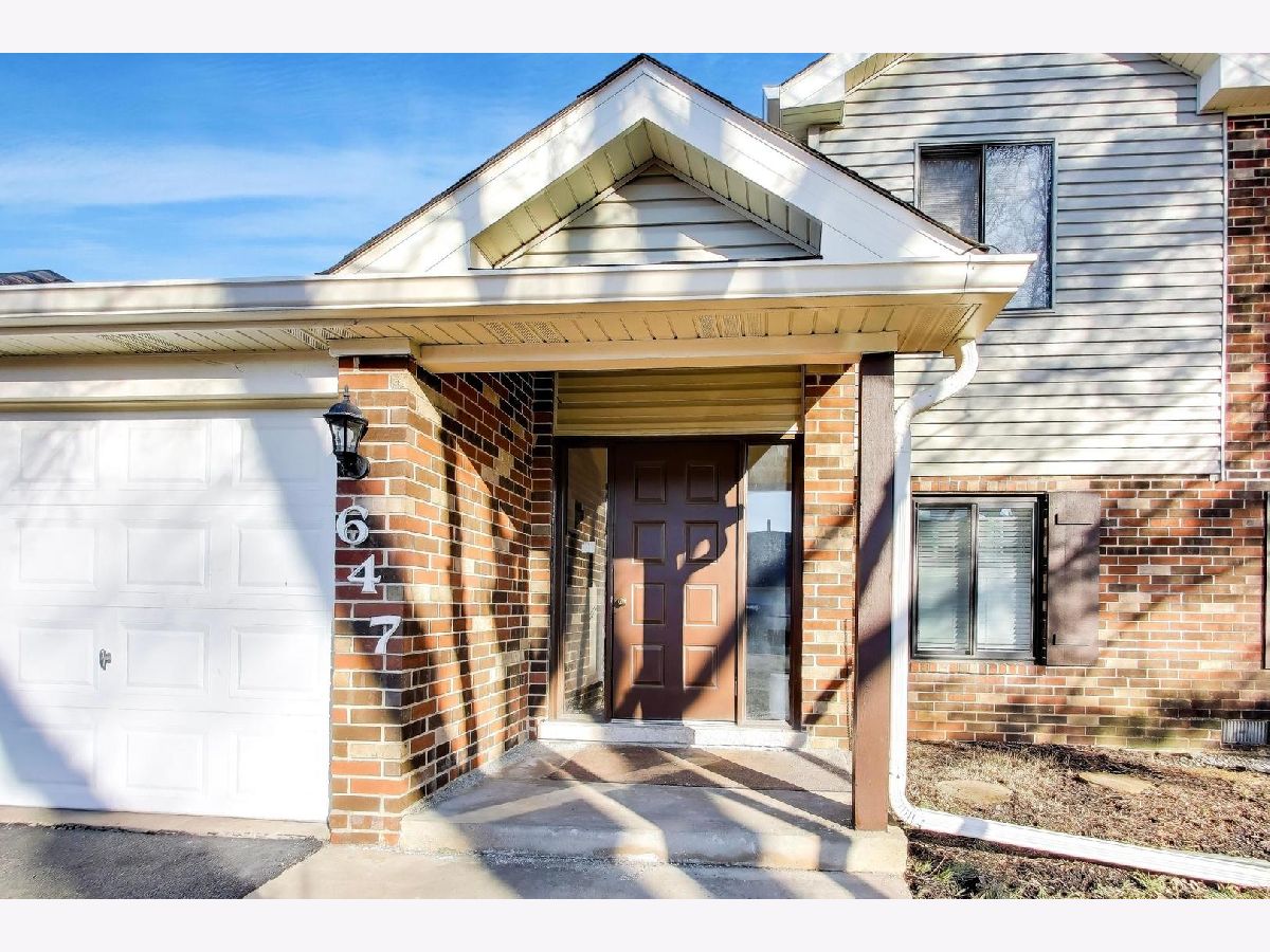  For Sale Roselle Illinois, 647 Cumberland Trail