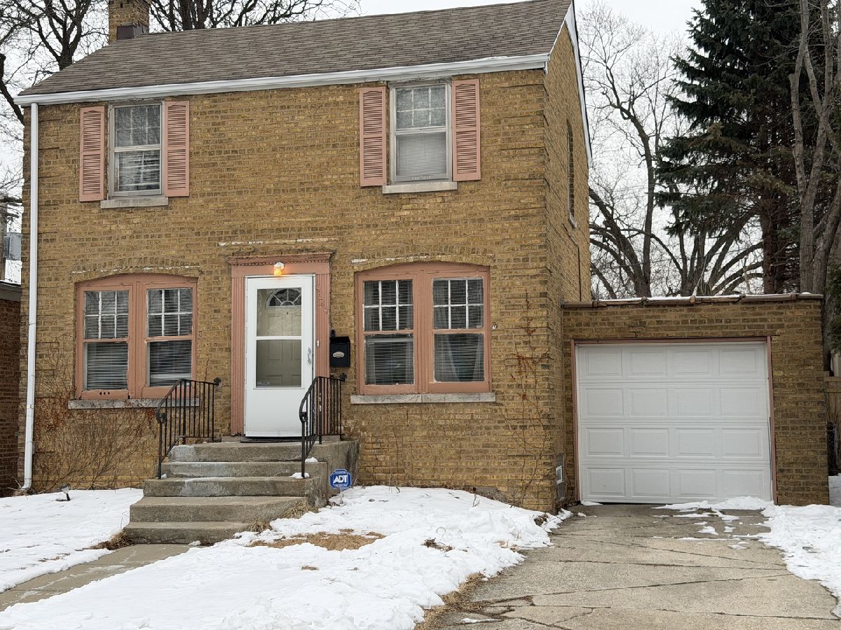  For Sale Evergreen Park Illinois, 9349 Sacramento Avenue