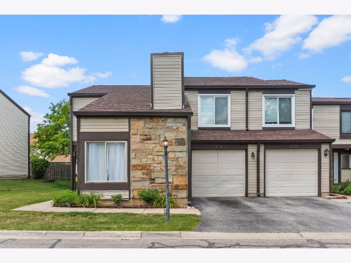 Townhomes & Condos & Homes For Sale Newport Village Carol Stream Illinois, 761 Colorado Court