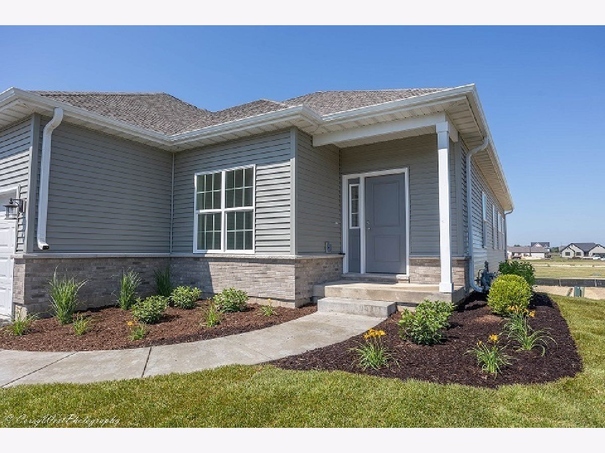  For Sale Sycamore Illinois, 2206 Maggie Lane