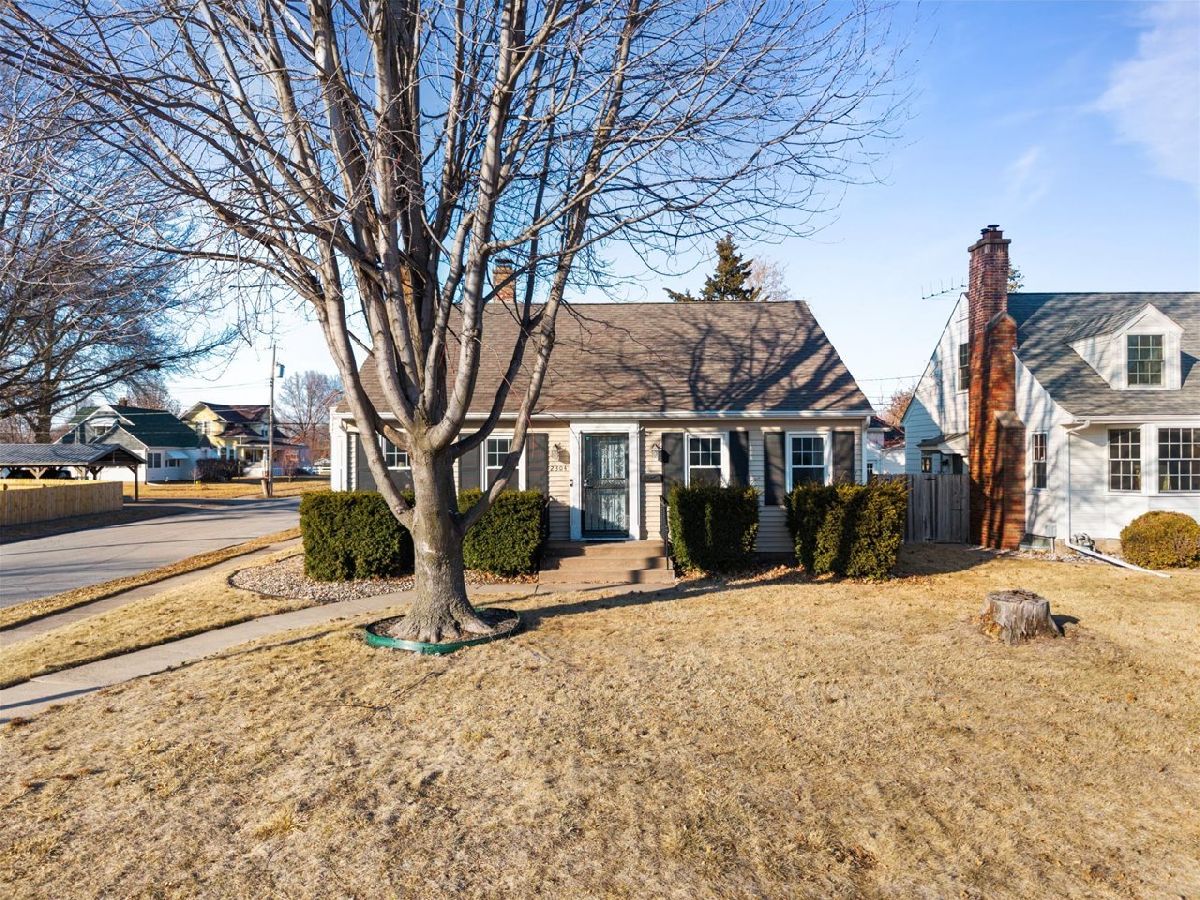  For Sale Davenport Iowa, 2304 Elm Street