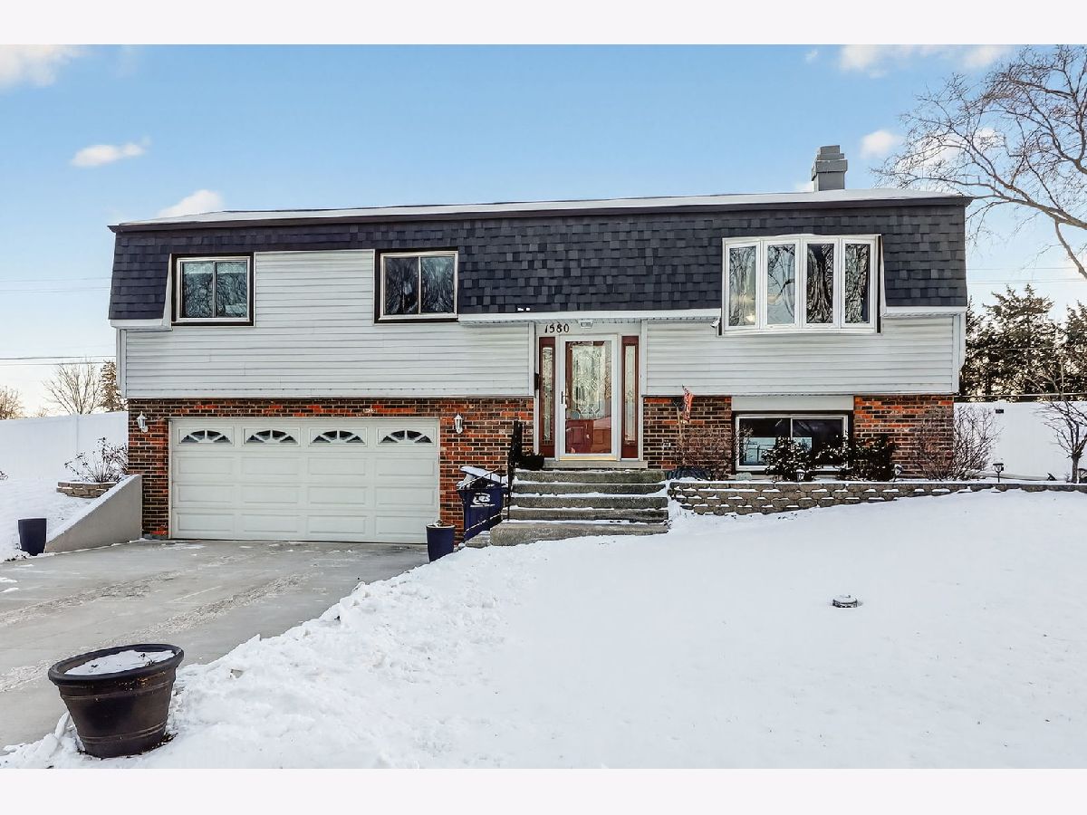 Homes & Townhomes & Condos Sold Briarcliffe Wheaton Illinois, 1580 College